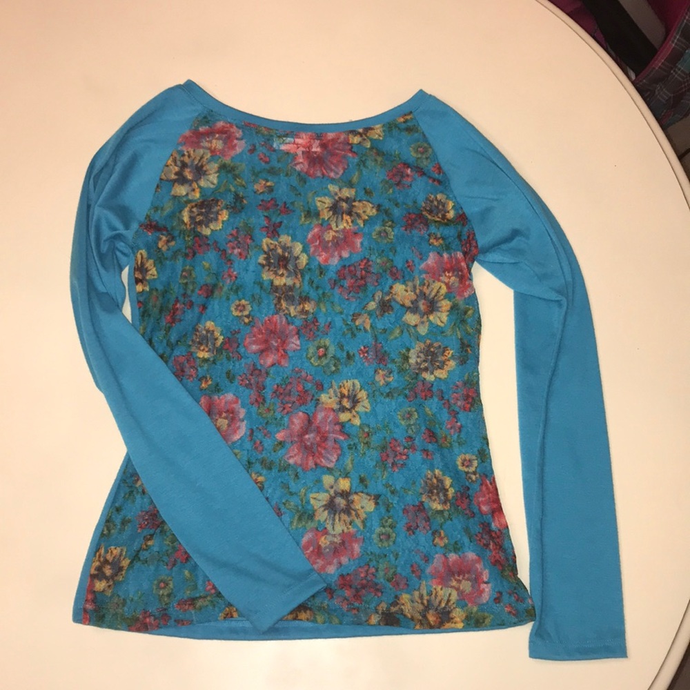 Delia’s floral top